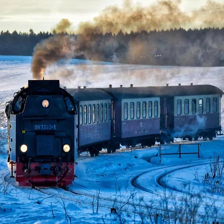 Doppelhaushaelfte In Хассельфельде