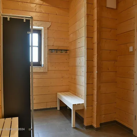 Doppelhaushaelfte In Holiday home